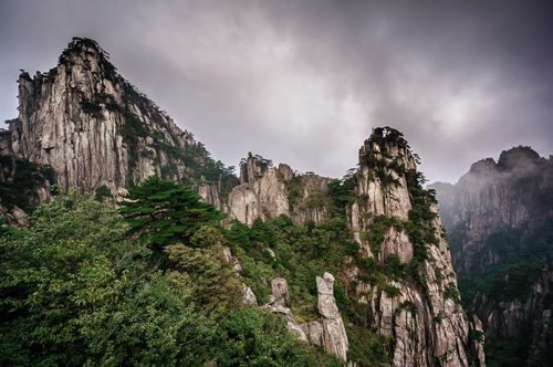 Yellow Mountains - Huangshan Travel Guide
